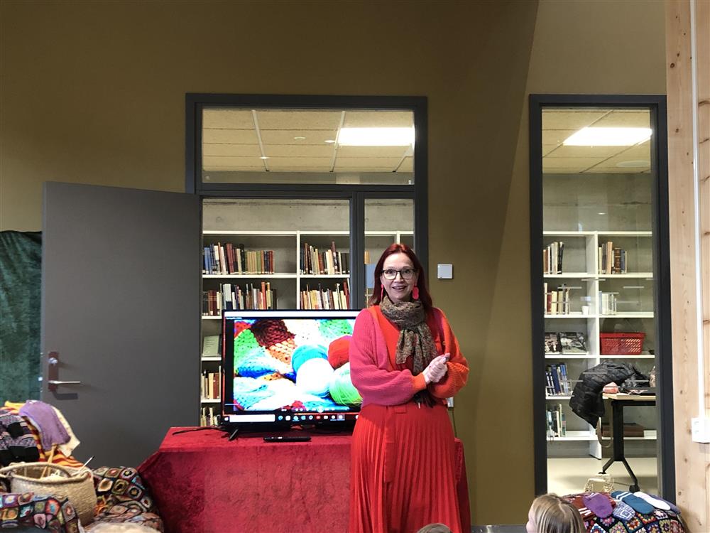 bilde av Ragna Helene i biblioteket - Klikk for stort bilete