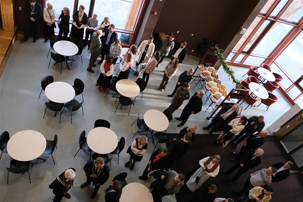 Offisiell opning av Kvam vidaregåande skule og kulturhus - Klikk for stort bilete